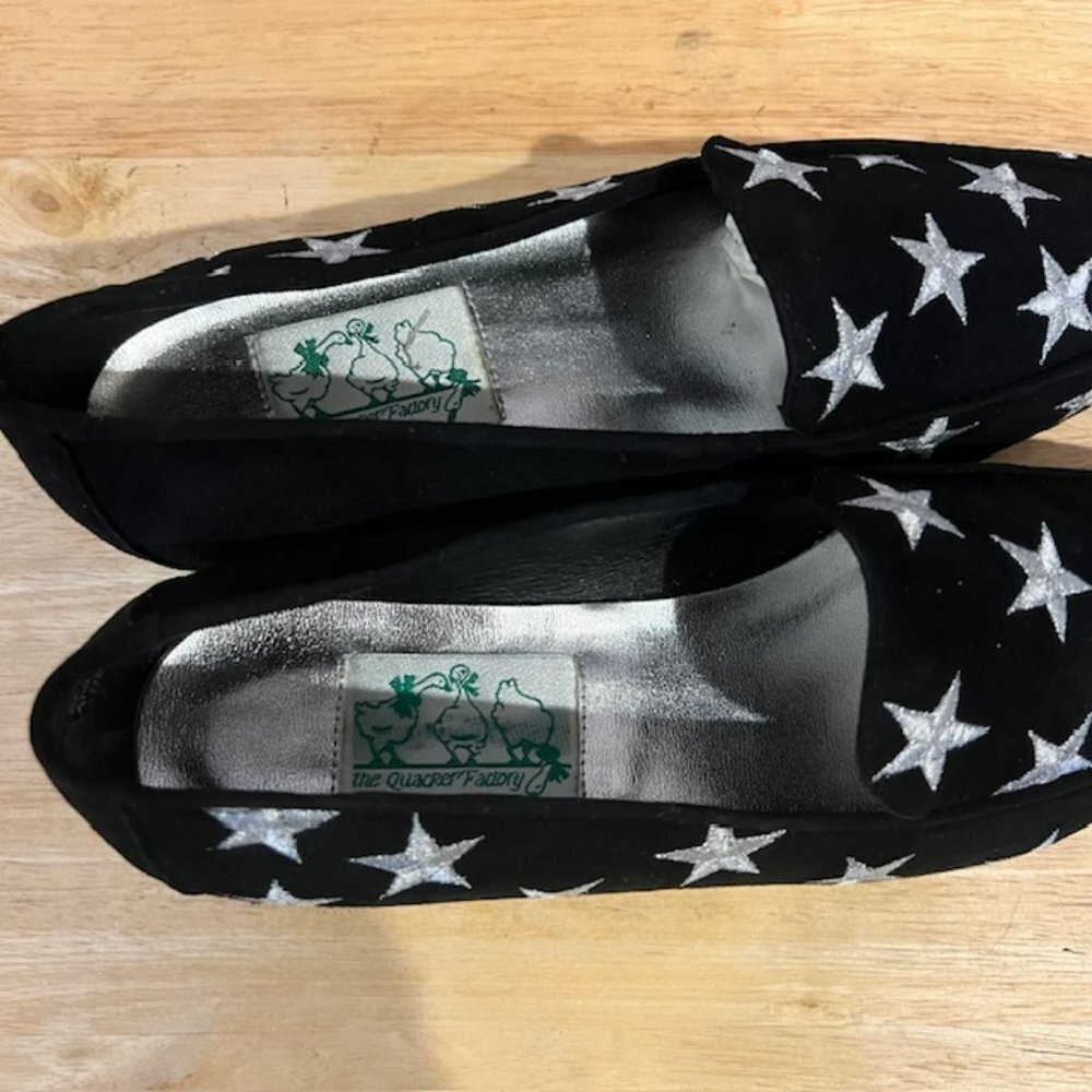 The Quacker Factory NWB Black Suede Slip Shoes W/ Metallic Stars Size 7.5 - Picture 7 of 8